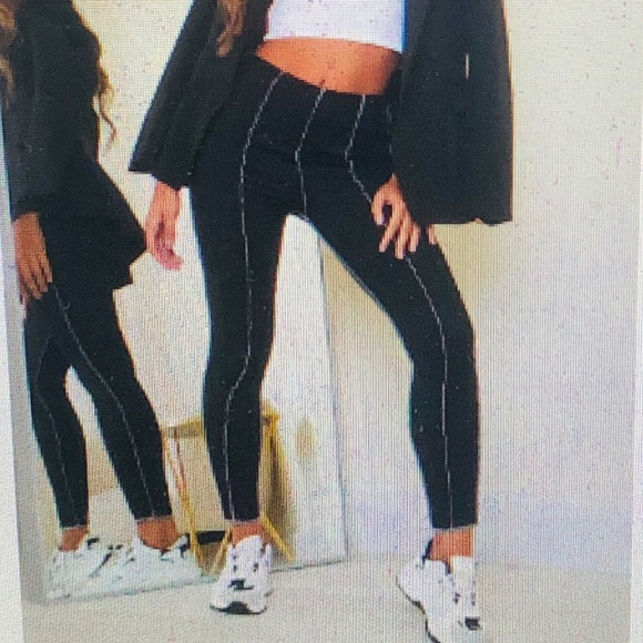 PRETTY LITTLE THING Black Ribbed Leggings Size 12 - Picture 1 of 6